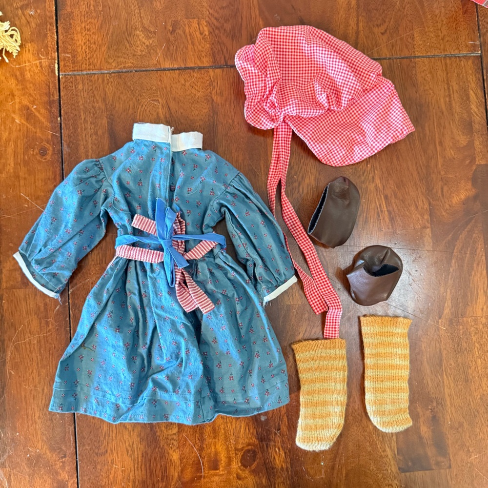American Girl Kirsten Outfit Set - Picture 4 of 9